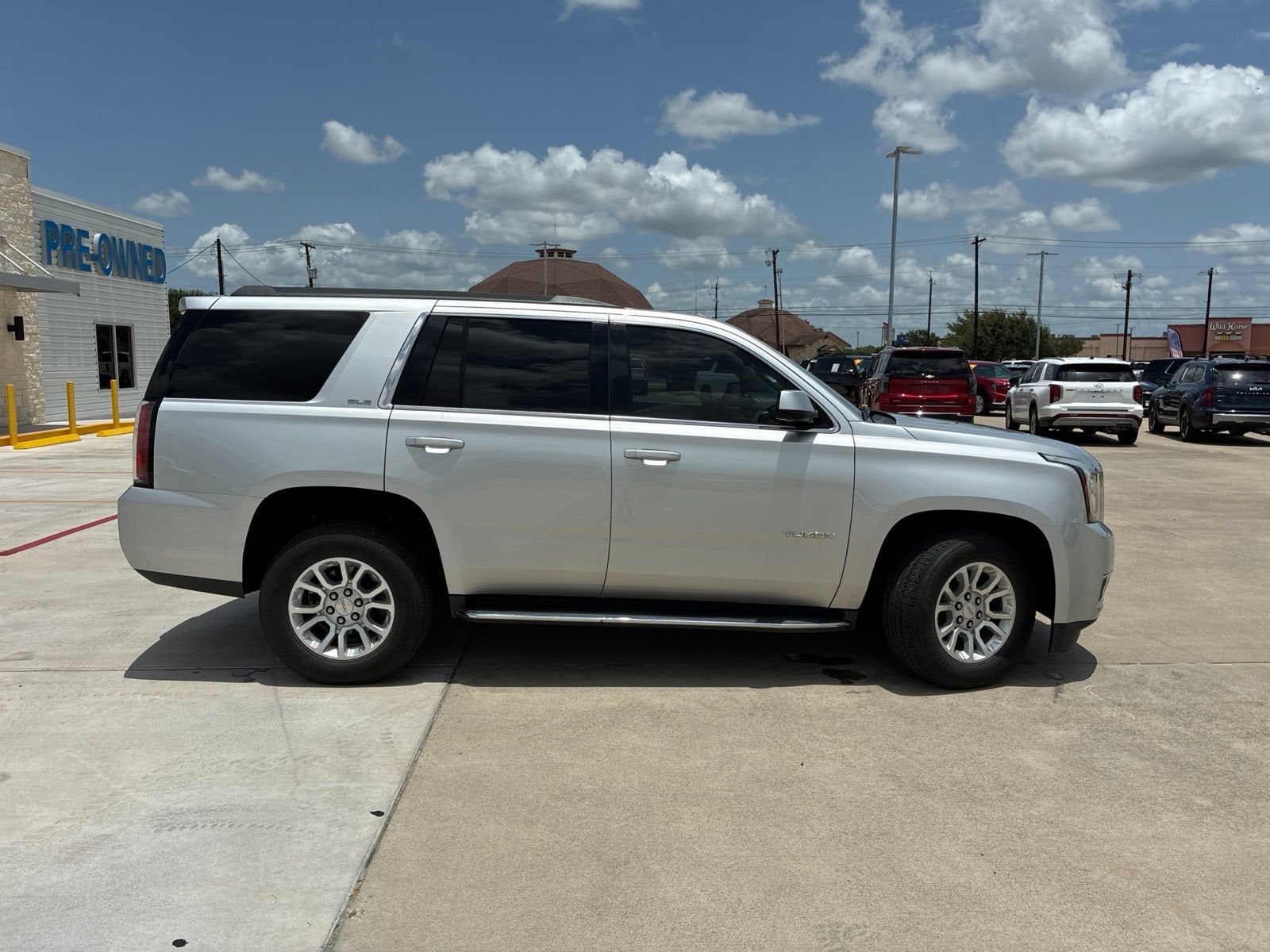 2020 GMC Yukon — side profile view