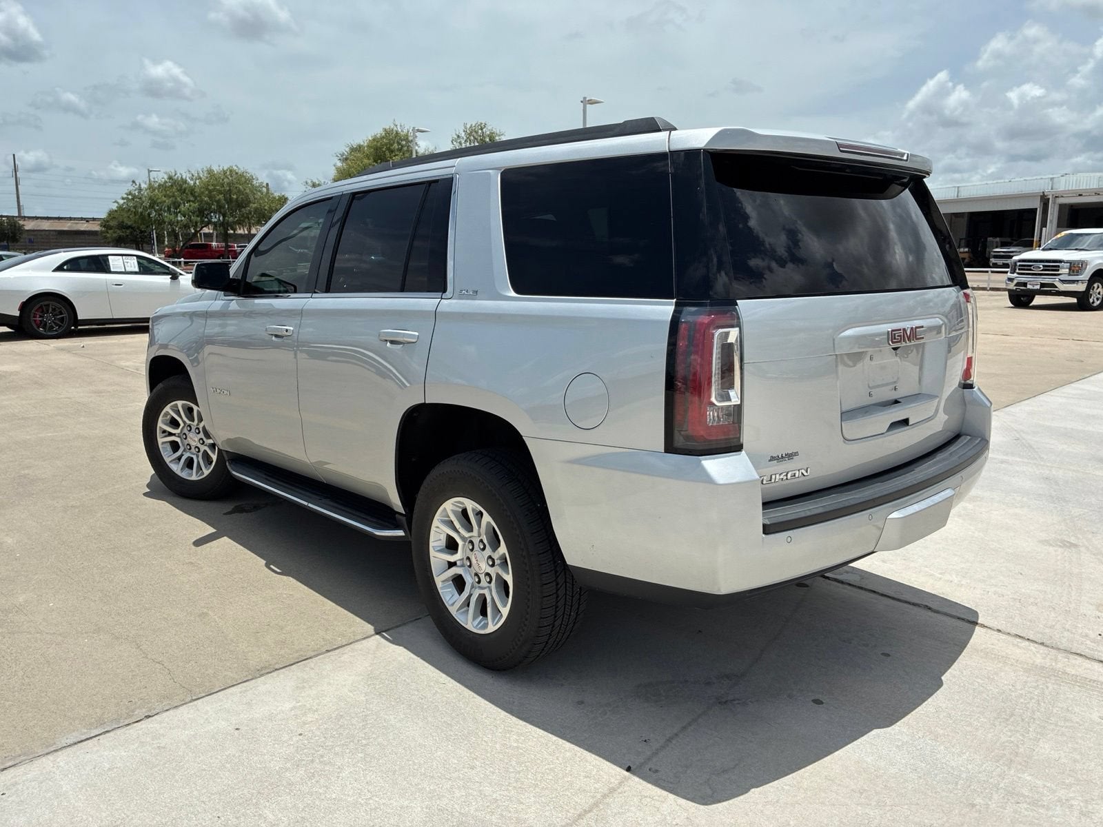 2020 GMC Yukon — detail view