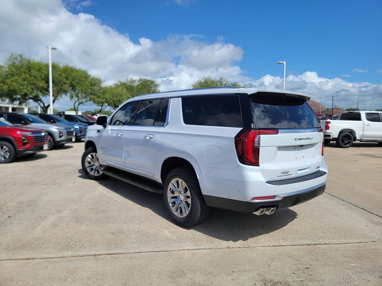 2026 GMC Yukon XL — detail view