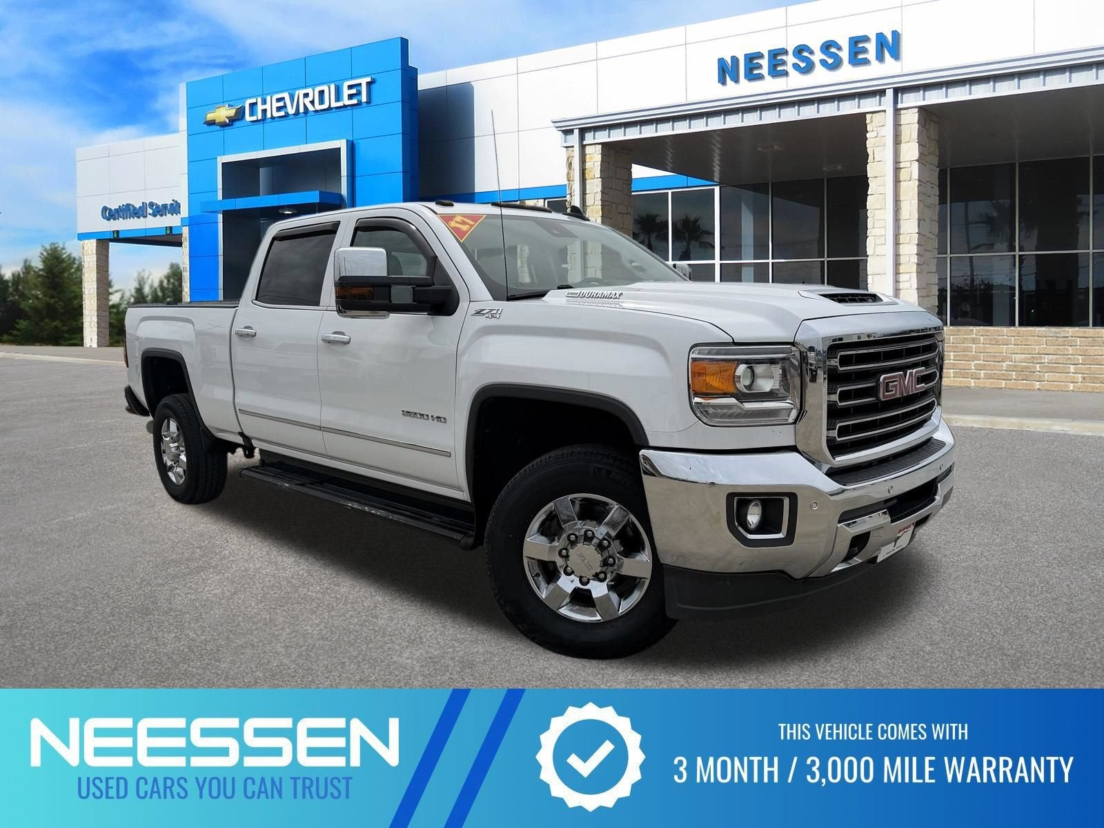 2017 GMC Sierra 2500 HD SLT in Summit White — front three-quarter view