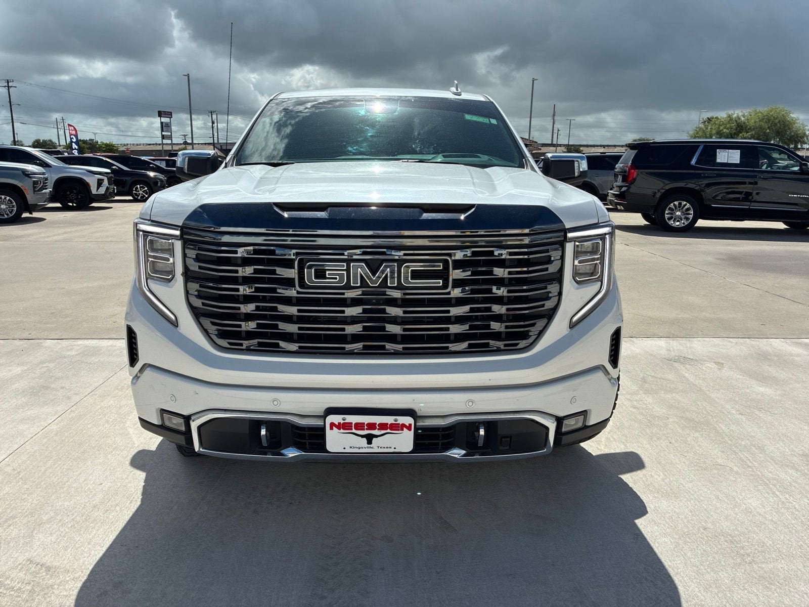 2024 GMC Sierra 1500 — side profile view
